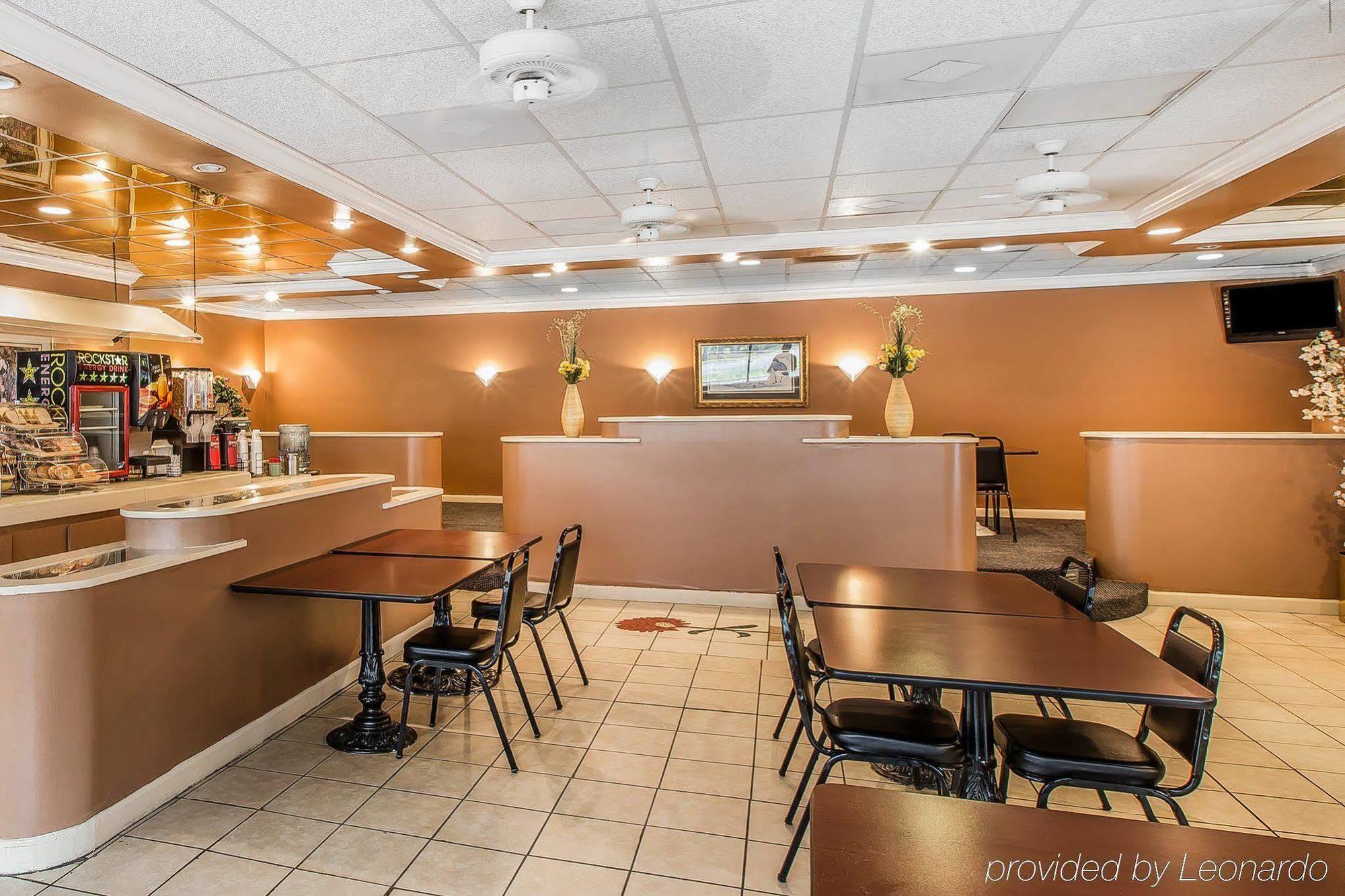 Econo Lodge Douglas Exterior photo
